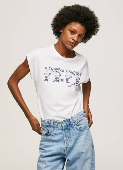 pepe_jeans_brodeerattu_logollinen_t_paita_naiset_valkoinen_tb00433.jpg Pepe Jeans brodeerattu logollinen t-paita naiset valkoinen TB00433 - Image 1