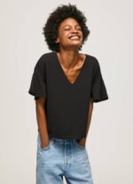 Pepe Jeans kreppitoppi, jossa röyhelöitä hihoissa naiset musta TB00365